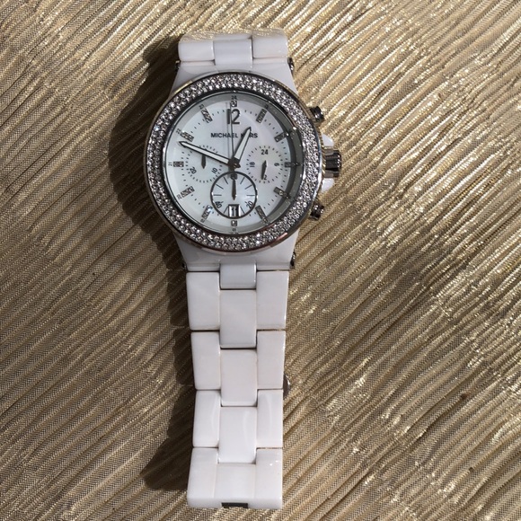 Michael Kors white ceramic watch like with silver tone & clear crystal detailing - Picture 5 of 8